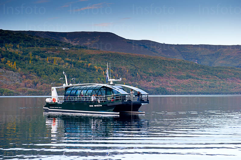 zamora-parque-natural-del-lago-de-sanabria-catamaran-otono-7756-20111109172533 (1)